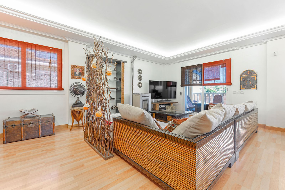 Vrijstaande Villa te koop in Busot | 5 slaapkamers H4683172