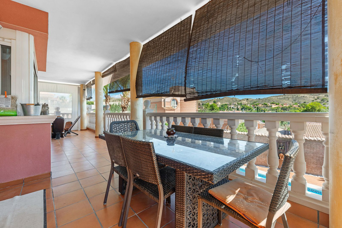 Vrijstaande Villa te koop in Busot | 5 slaapkamers H4683172