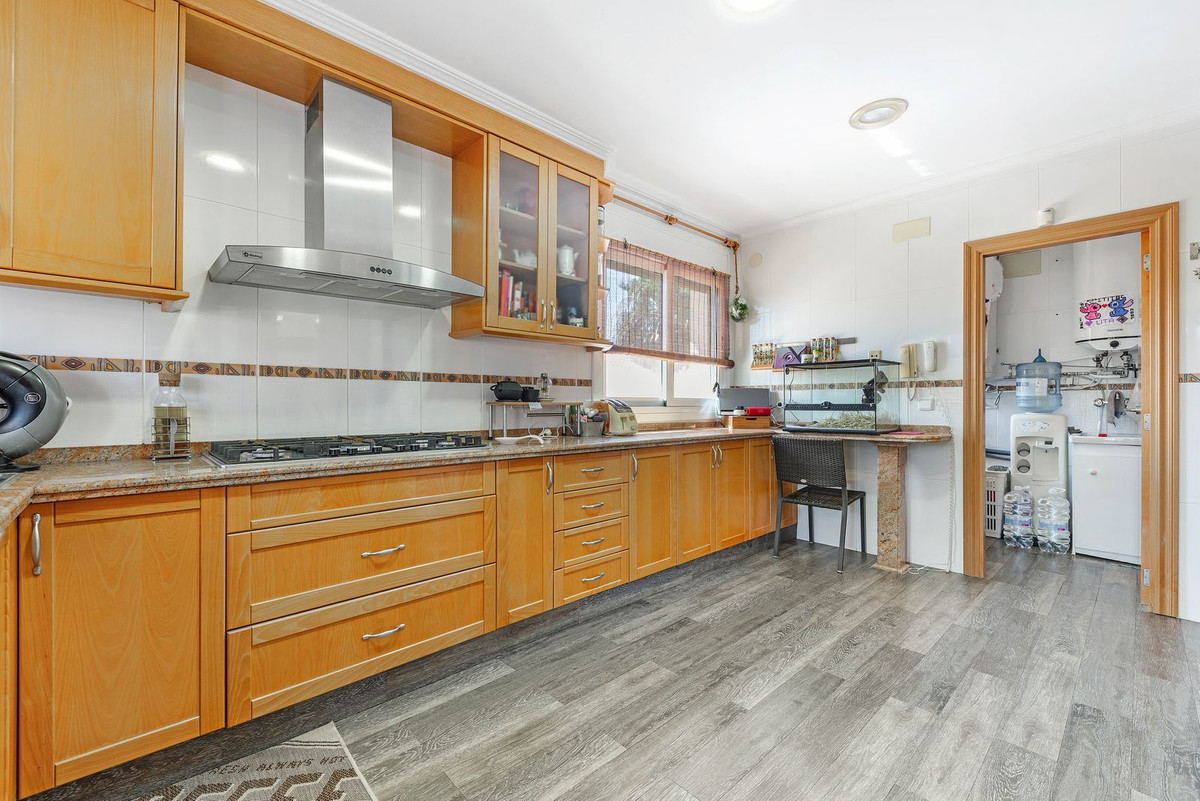 Vrijstaande Villa te koop in Busot | 5 slaapkamers H4683172