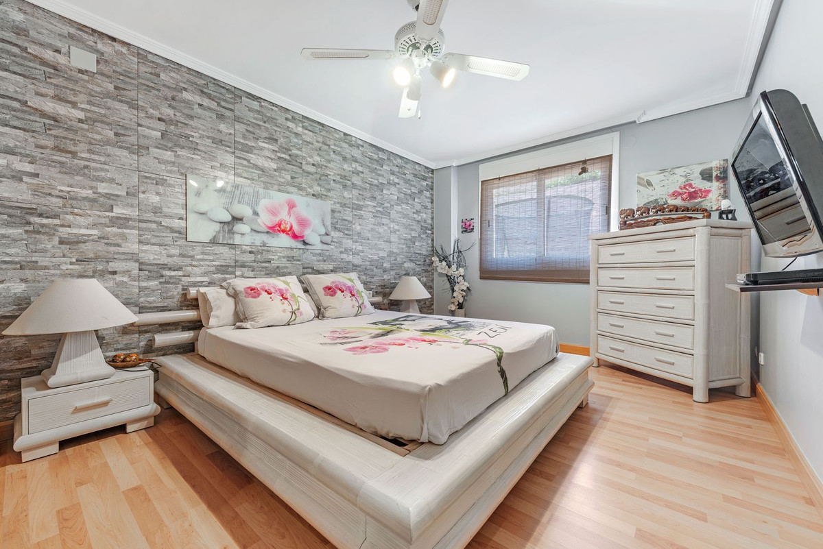 Vrijstaande Villa te koop in Busot | 5 slaapkamers H4683172