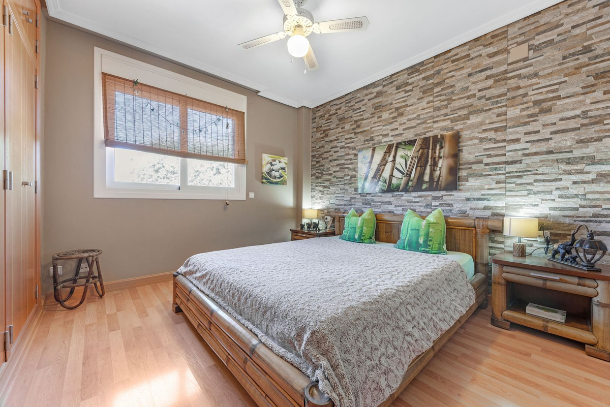 Vrijstaande Villa te koop in Busot | 5 slaapkamers H4683172