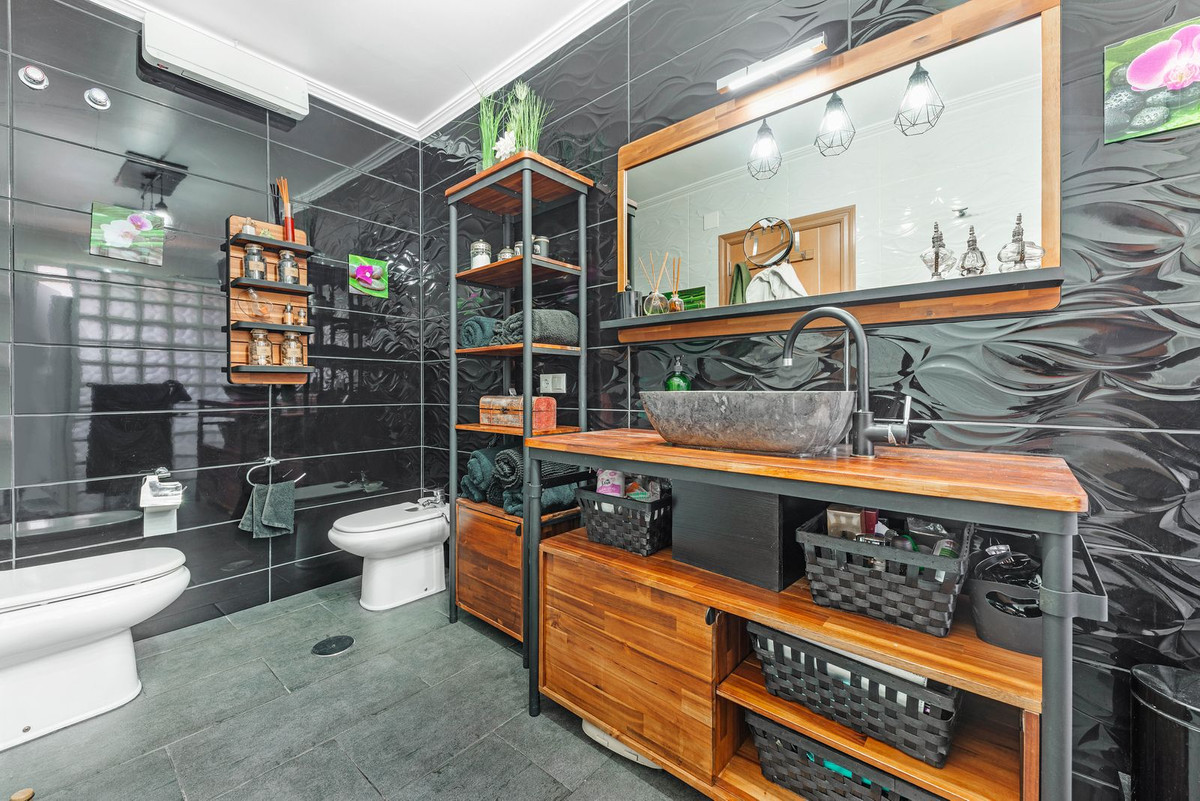 Vrijstaande Villa te koop in Busot | 5 slaapkamers H4683172