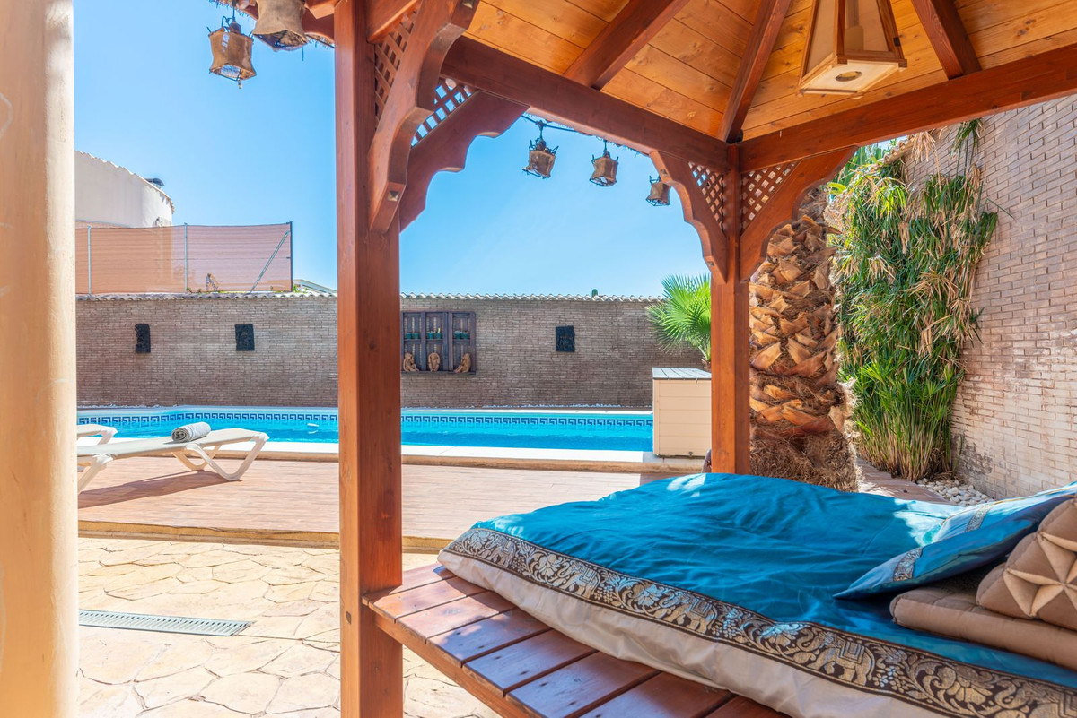 Vrijstaande Villa te koop in Busot | 5 slaapkamers H4683172