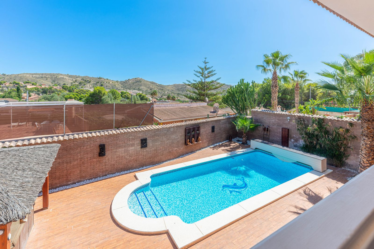 Vrijstaande Villa te koop in Busot | 5 slaapkamers H4683172