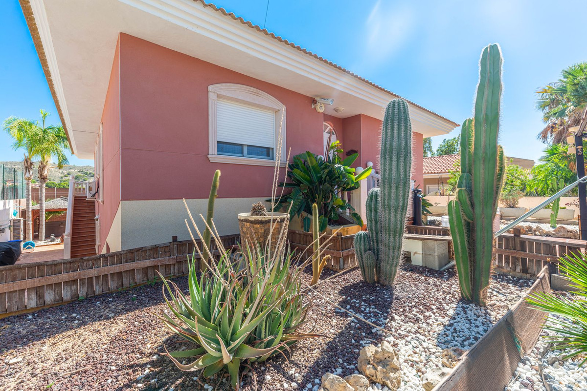 Vrijstaande Villa te koop in Busot | 5 slaapkamers H4683172