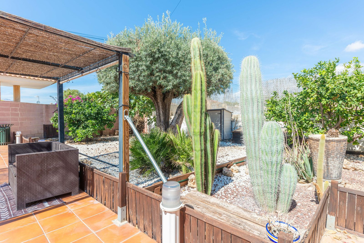 Vrijstaande Villa te koop in Busot | 5 slaapkamers H4683172