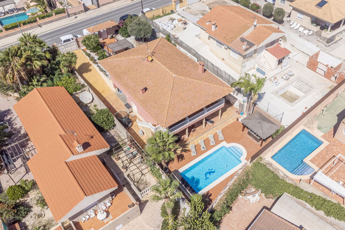 Vrijstaande Villa te koop in Busot | 5 slaapkamers H4683172