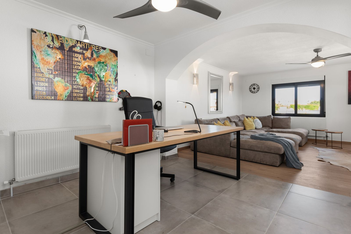 Vrijstaande Villa te koop in Busot | 4 slaapkamers H5032336