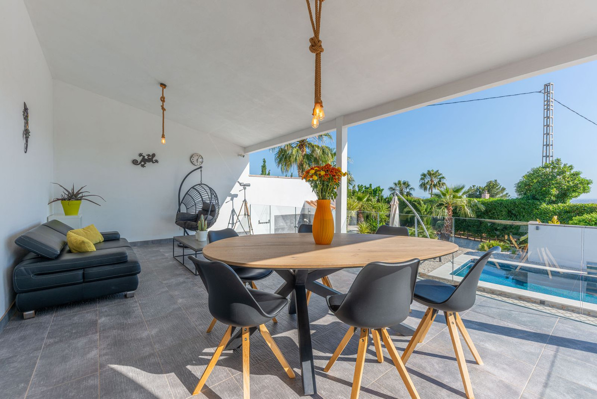 Vrijstaande Villa te koop in Busot | 4 slaapkamers H5032336