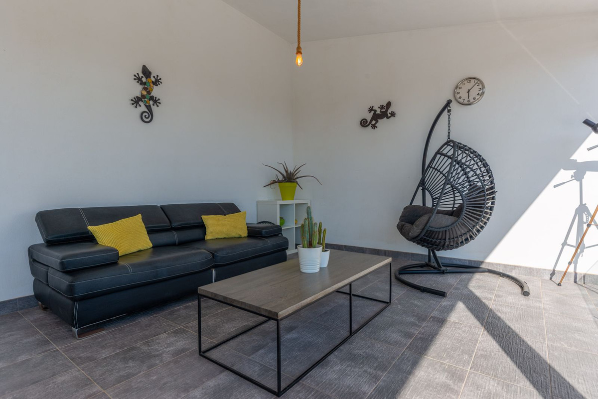 Vrijstaande Villa te koop in Busot | 4 slaapkamers H5032336