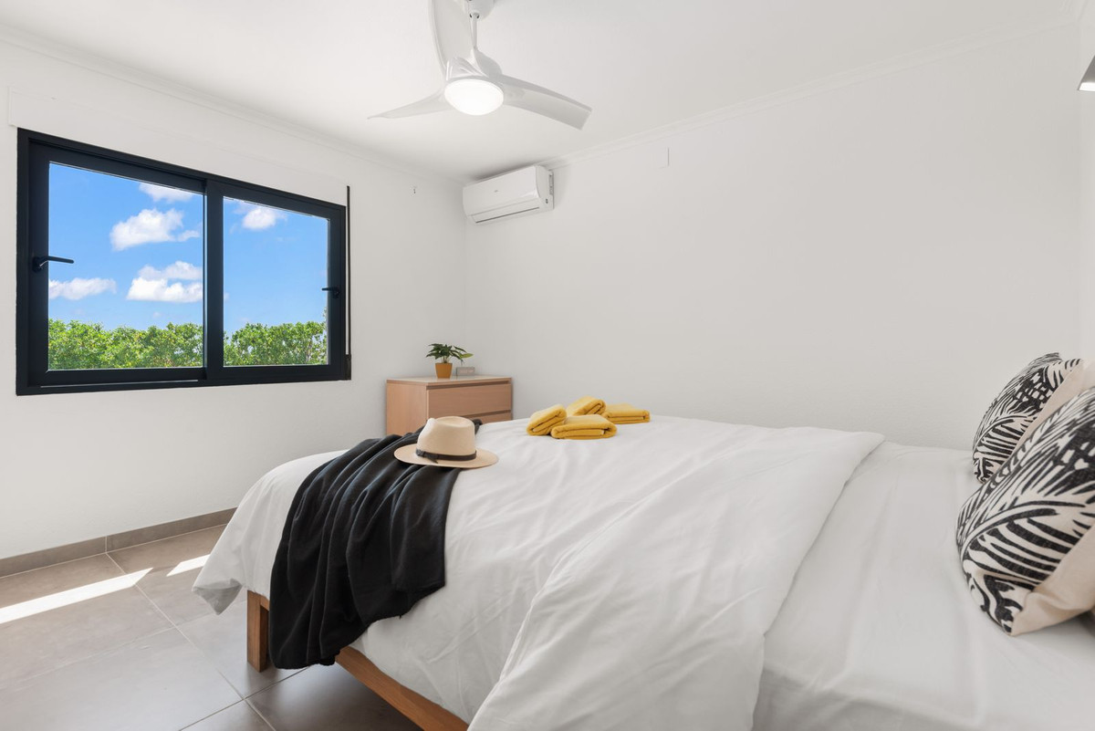 Vrijstaande Villa te koop in Busot | 4 slaapkamers H5032336