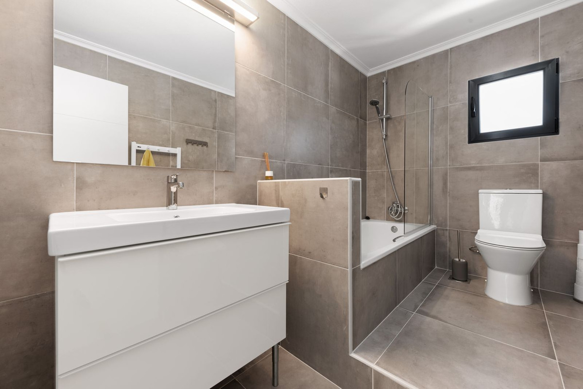 Vrijstaande Villa te koop in Busot | 4 slaapkamers H5032336