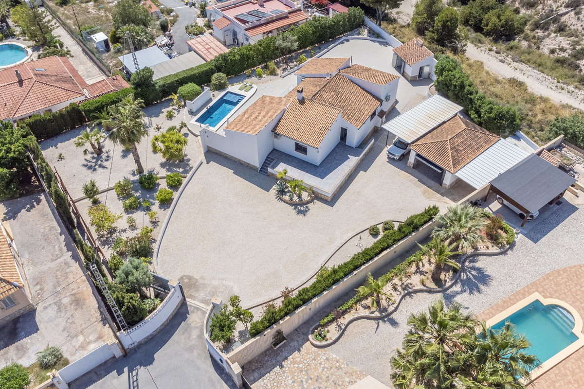 Vrijstaande Villa te koop in Busot | 4 slaapkamers H5032336