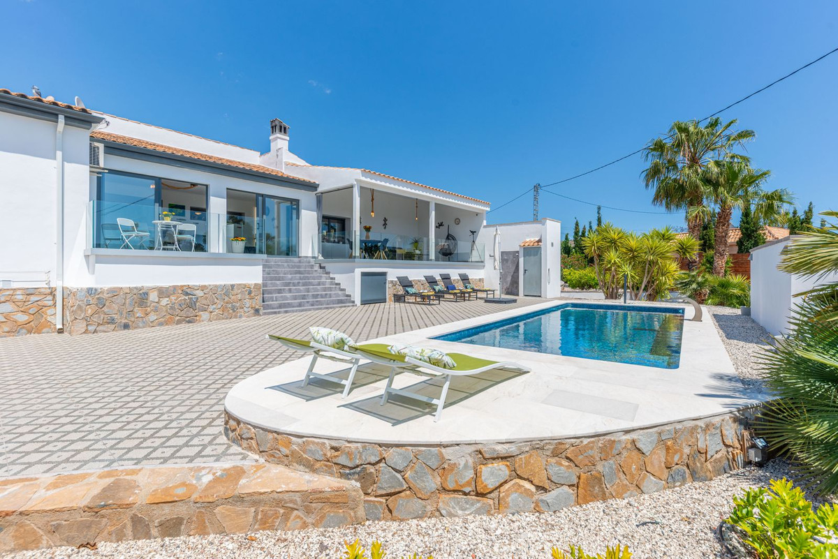 Vrijstaande Villa te koop in Busot | 4 slaapkamers H5032336