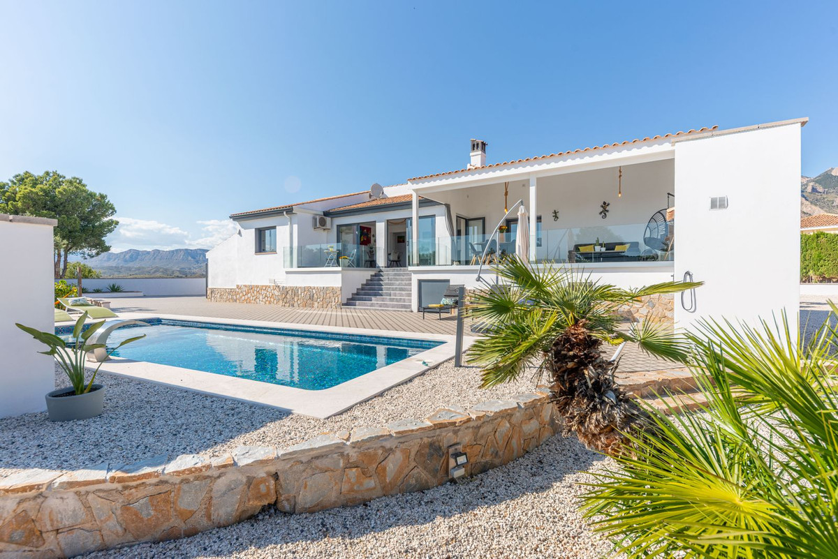 Vrijstaande Villa te koop in Busot | 4 slaapkamers H5032336