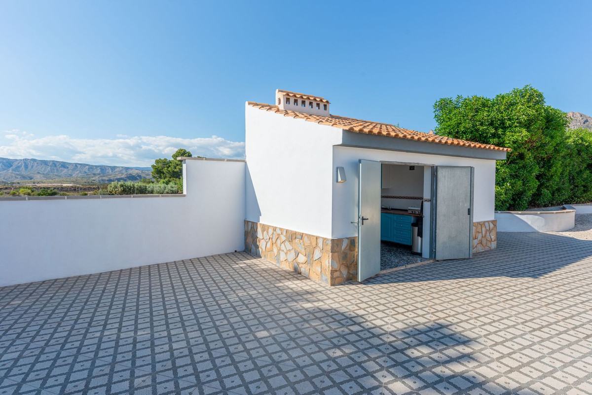 Vrijstaande Villa te koop in Busot | 4 slaapkamers H5032336