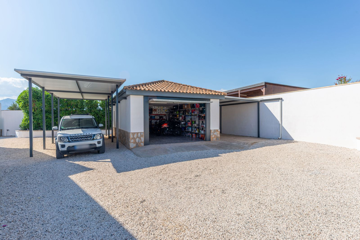 Vrijstaande Villa te koop in Busot | 4 slaapkamers H5032336