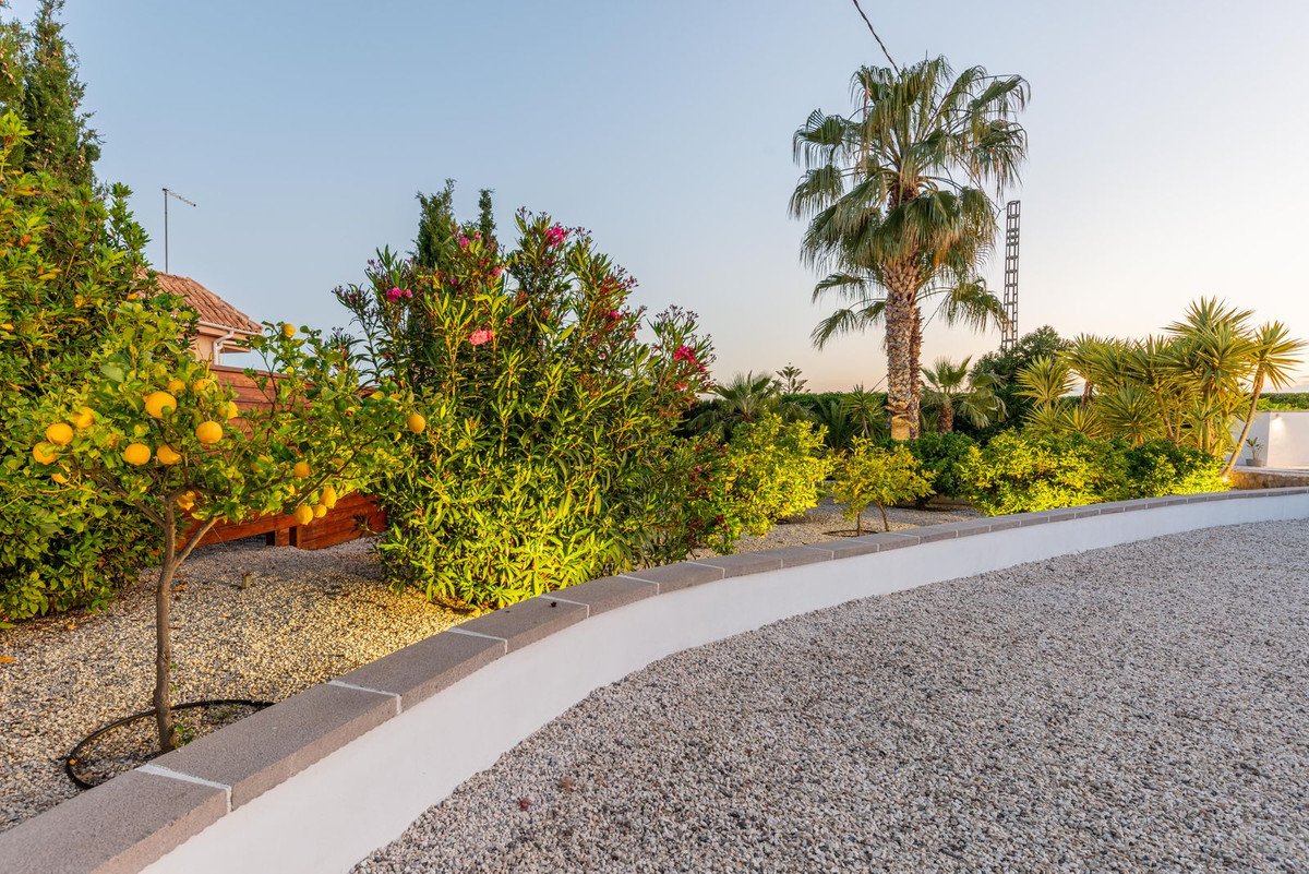 Vrijstaande Villa te koop in Busot | 4 slaapkamers H5032336