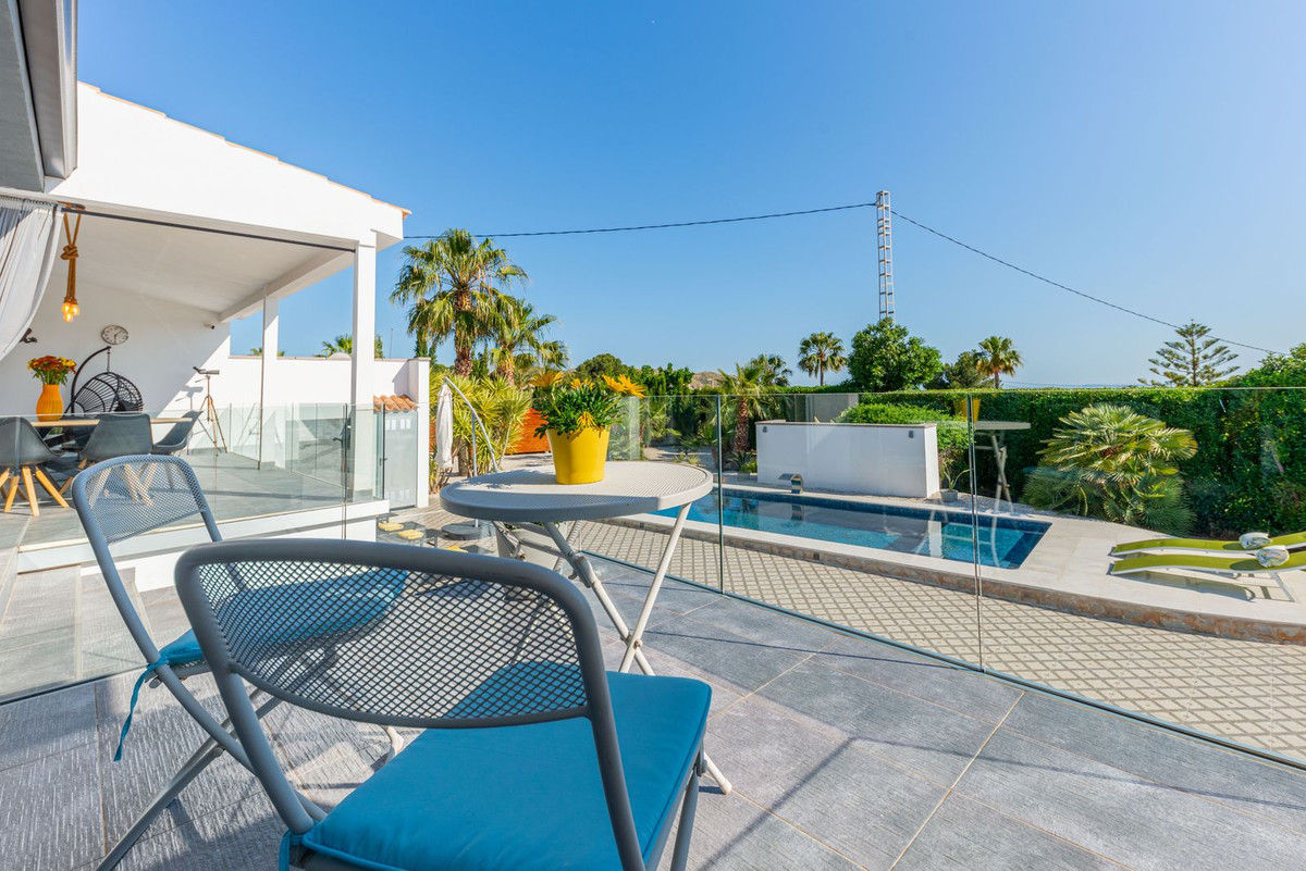 Vrijstaande Villa te koop in Busot | 4 slaapkamers H5032336