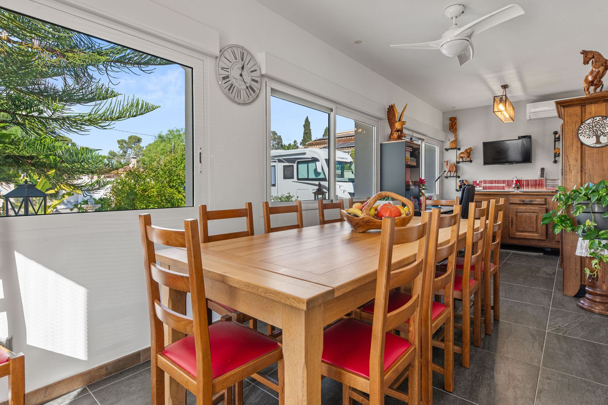 Vrijstaande Villa te koop in Busot | 4 slaapkamers H5221978