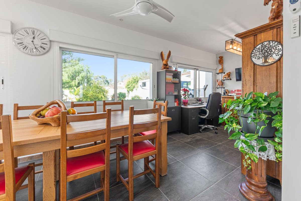 Vrijstaande Villa te koop in Busot | 4 slaapkamers H5221978