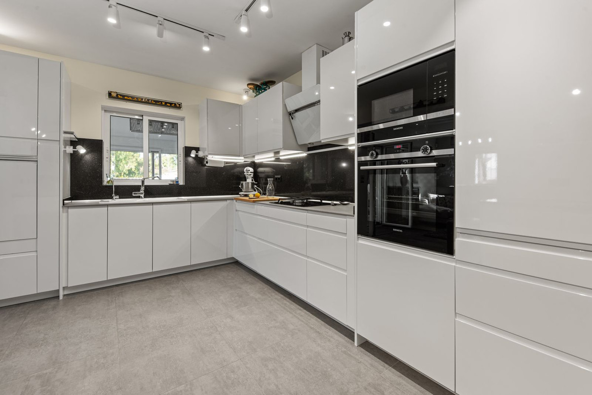 Vrijstaande Villa te koop in Busot | 4 slaapkamers H5221978