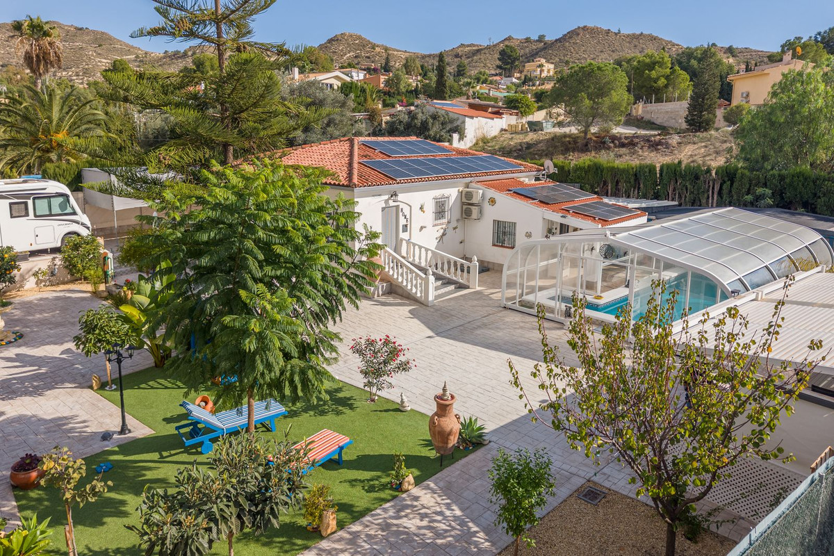 Vrijstaande Villa te koop in Busot | 4 slaapkamers H5221978