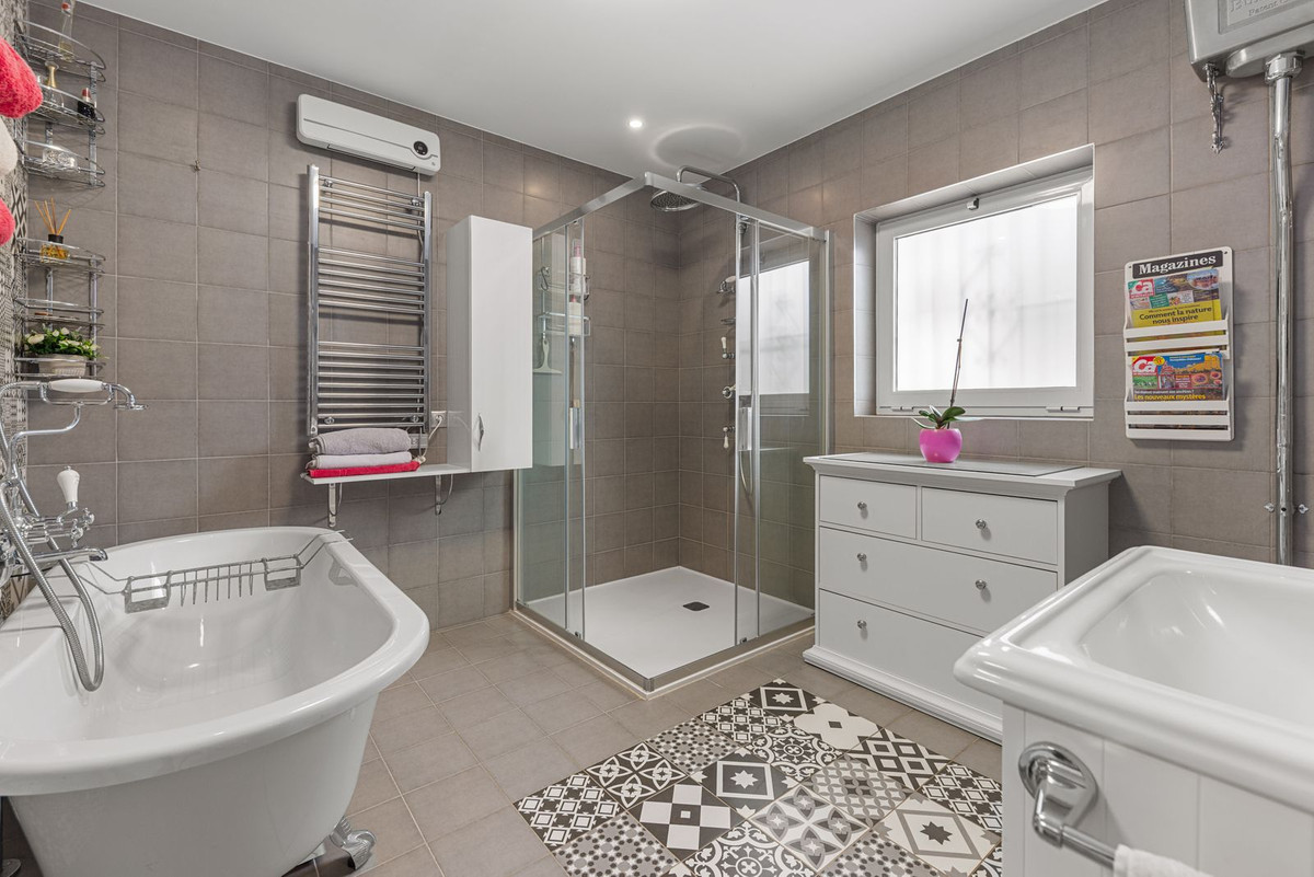 Vrijstaande Villa te koop in Busot | 4 slaapkamers H5221978