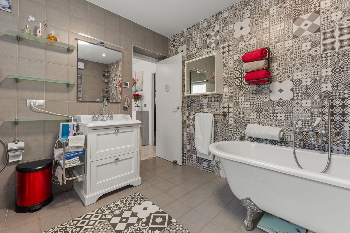 Vrijstaande Villa te koop in Busot | 4 slaapkamers H5221978