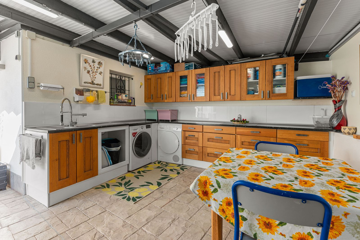 Vrijstaande Villa te koop in Busot | 4 slaapkamers H5221978