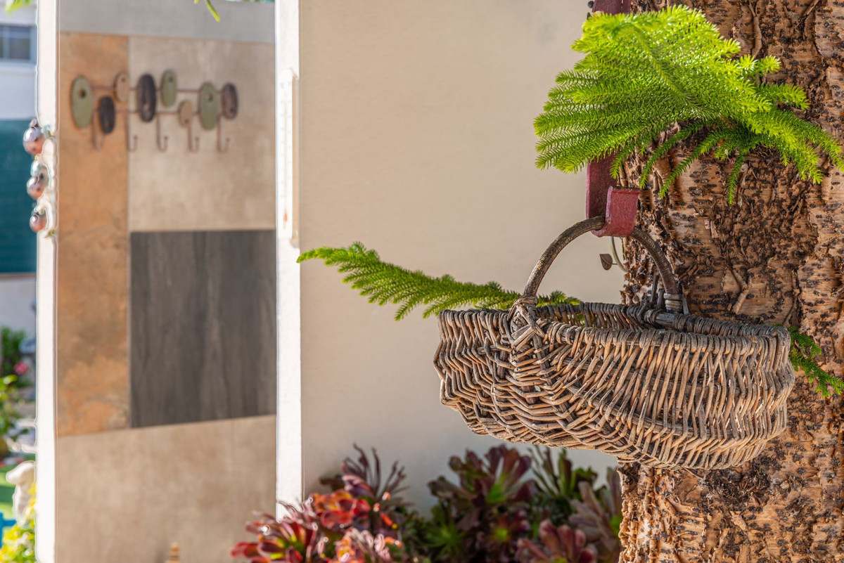 Vrijstaande Villa te koop in Busot | 4 slaapkamers H5221978