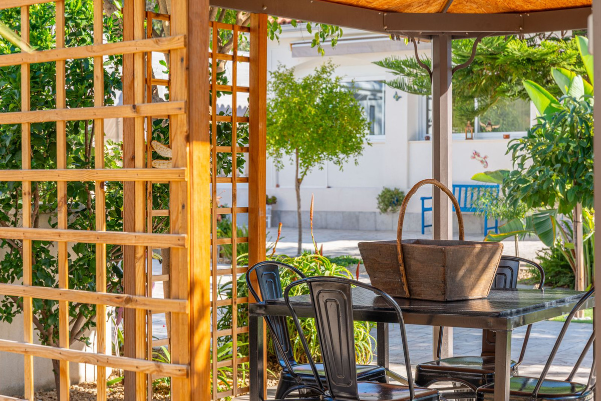 Vrijstaande Villa te koop in Busot | 4 slaapkamers H5221978