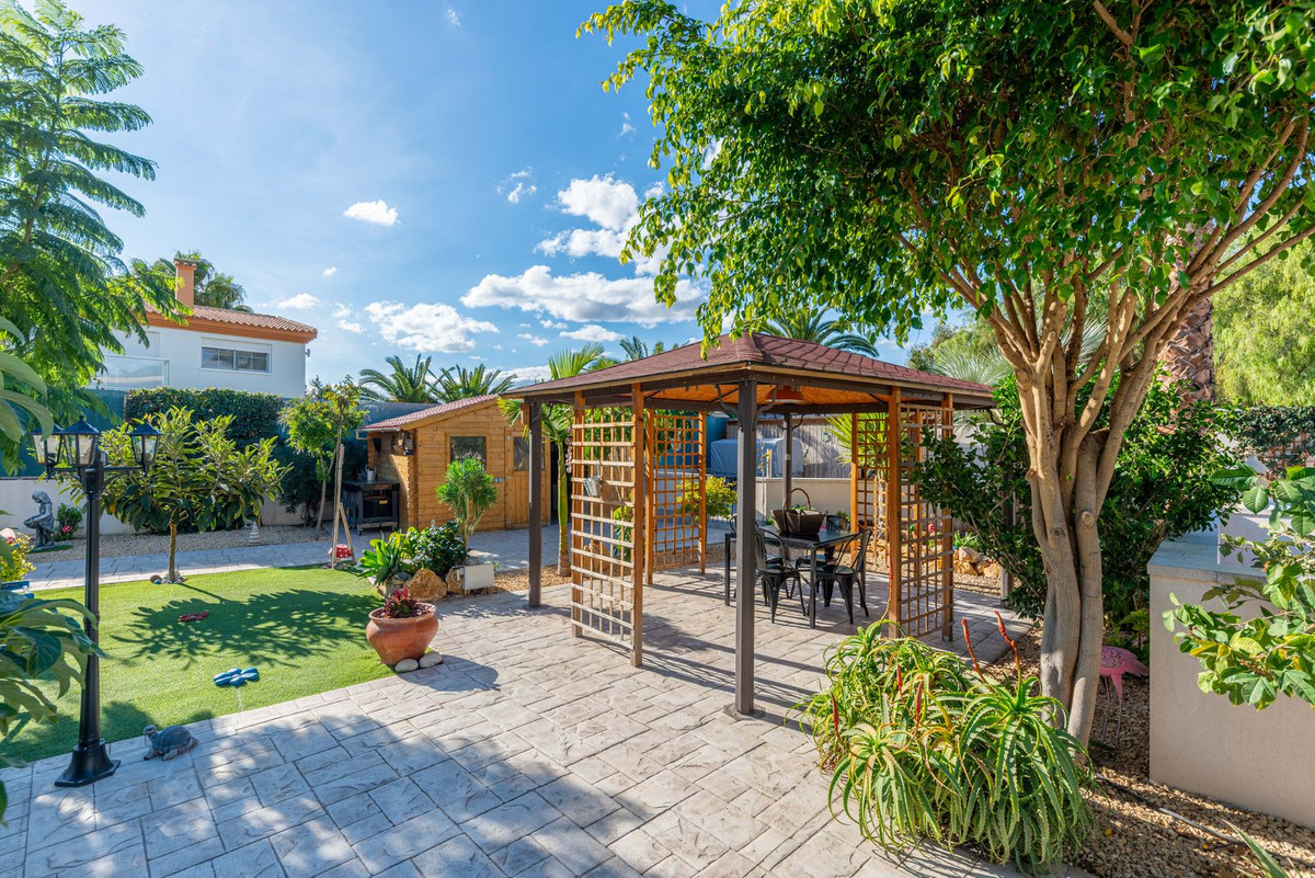 Vrijstaande Villa te koop in Busot | 4 slaapkamers H5221978