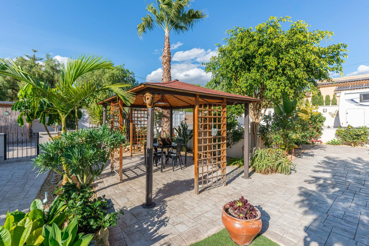 Vrijstaande Villa te koop in Busot | 4 slaapkamers H5221978