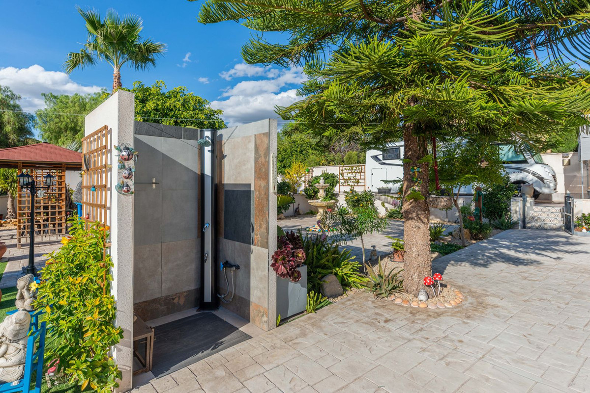 Vrijstaande Villa te koop in Busot | 4 slaapkamers H5221978