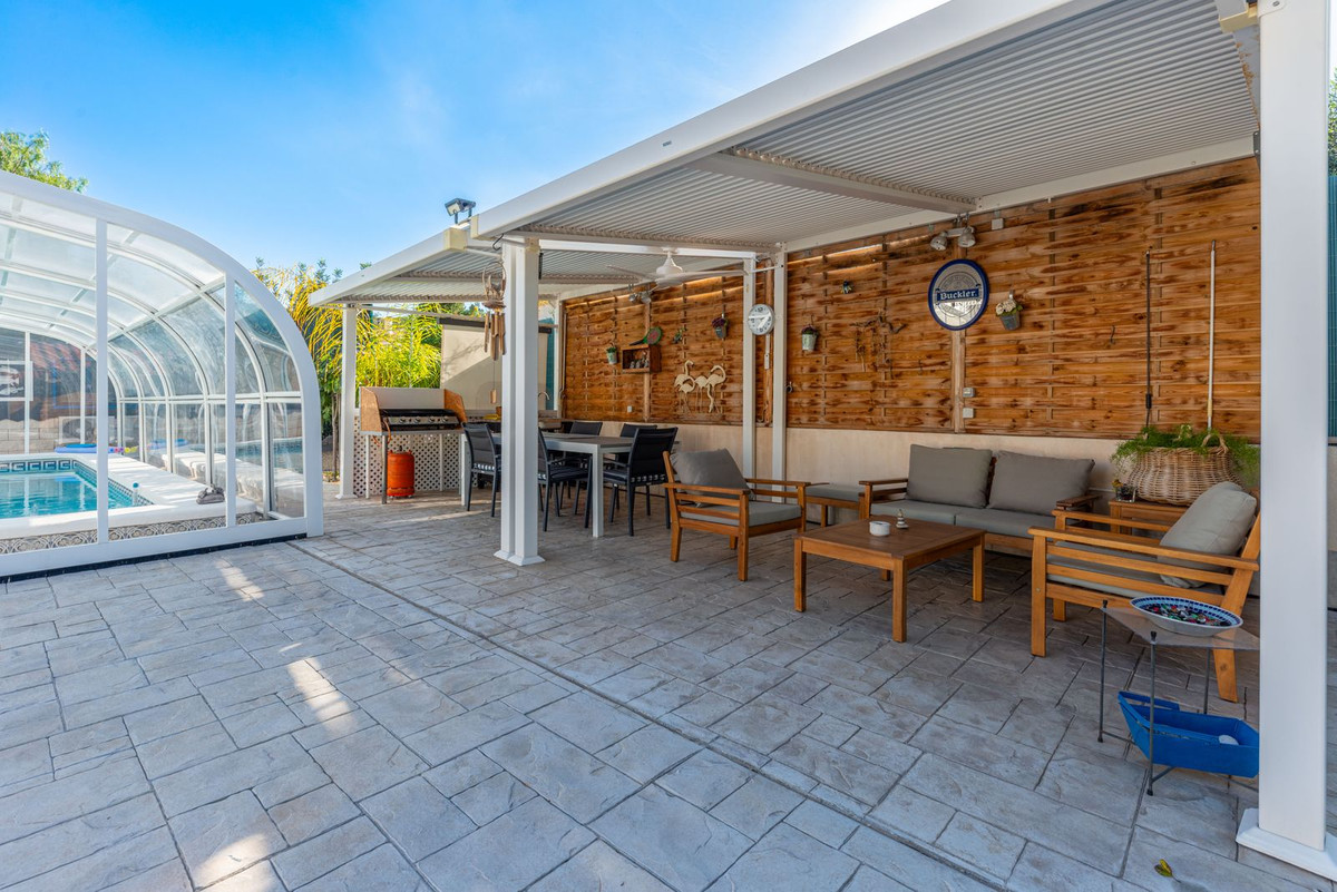 Vrijstaande Villa te koop in Busot | 4 slaapkamers H5221978