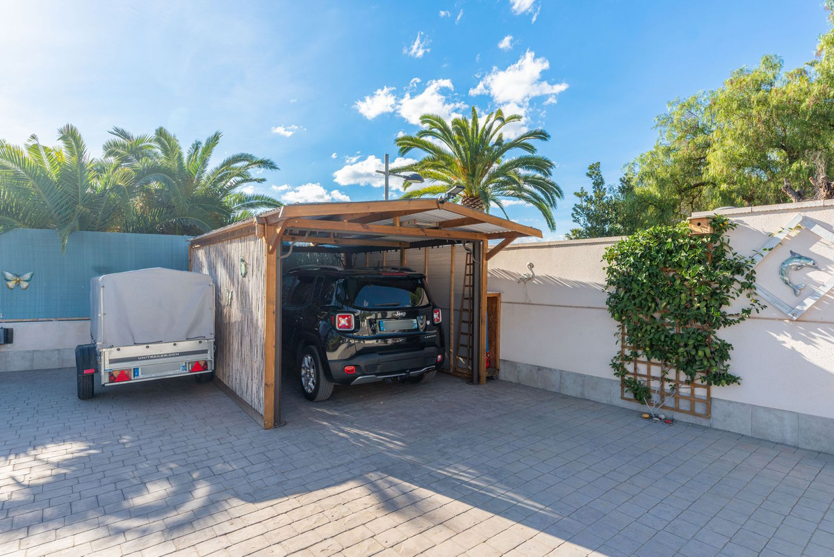 Vrijstaande Villa te koop in Busot | 4 slaapkamers H5221978