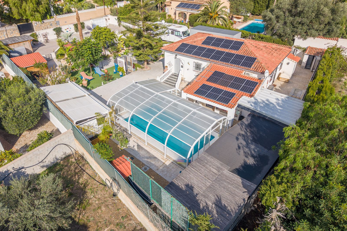 Vrijstaande Villa te koop in Busot | 4 slaapkamers H5221978