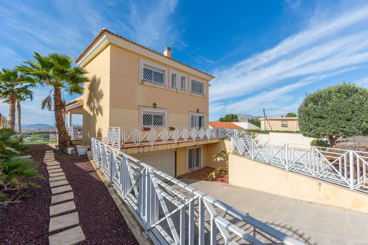 Vrijstaande Villa te koop in Busot | 5 slaapkamers H5296624