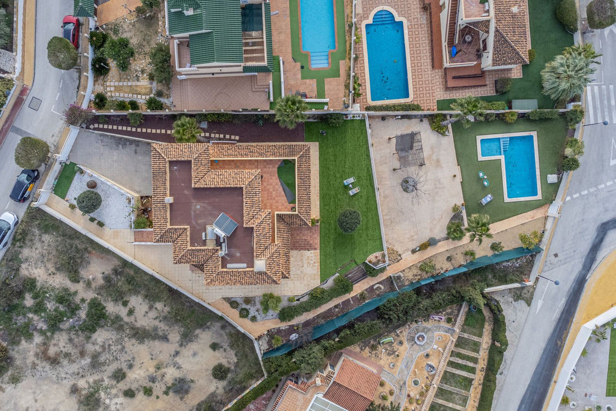 Vrijstaande Villa te koop in Busot | 5 slaapkamers H5296624