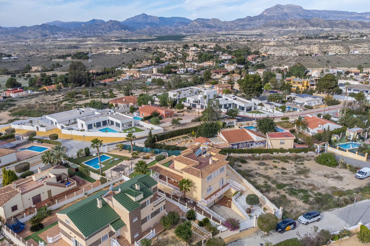 Vrijstaande Villa te koop in Busot | 5 slaapkamers H5296624