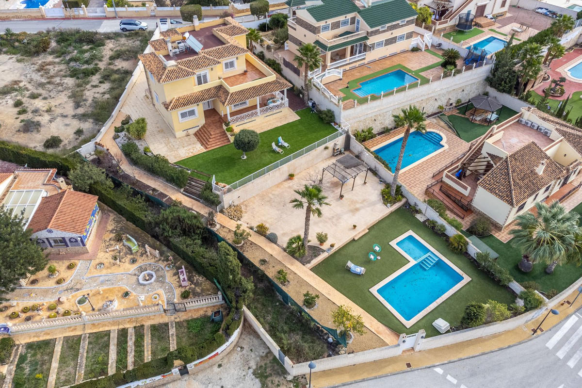 Vrijstaande Villa te koop in Busot | 5 slaapkamers H5296624