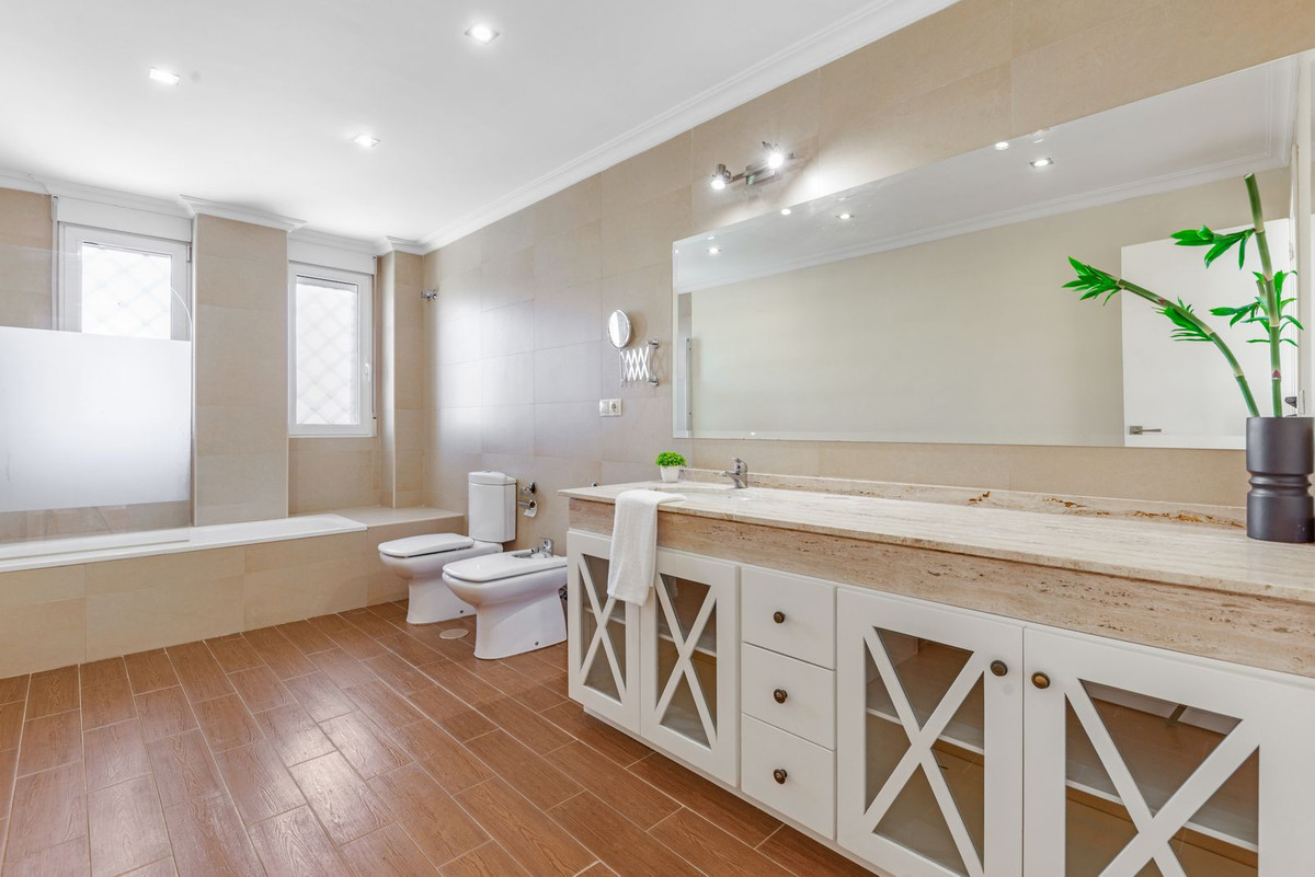 Vrijstaande Villa te koop in Busot | 5 slaapkamers H5296624