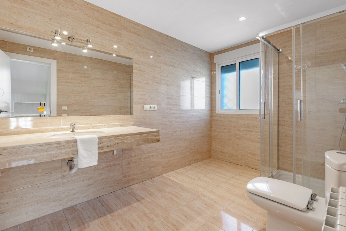 Vrijstaande Villa te koop in Busot | 5 slaapkamers H5296624