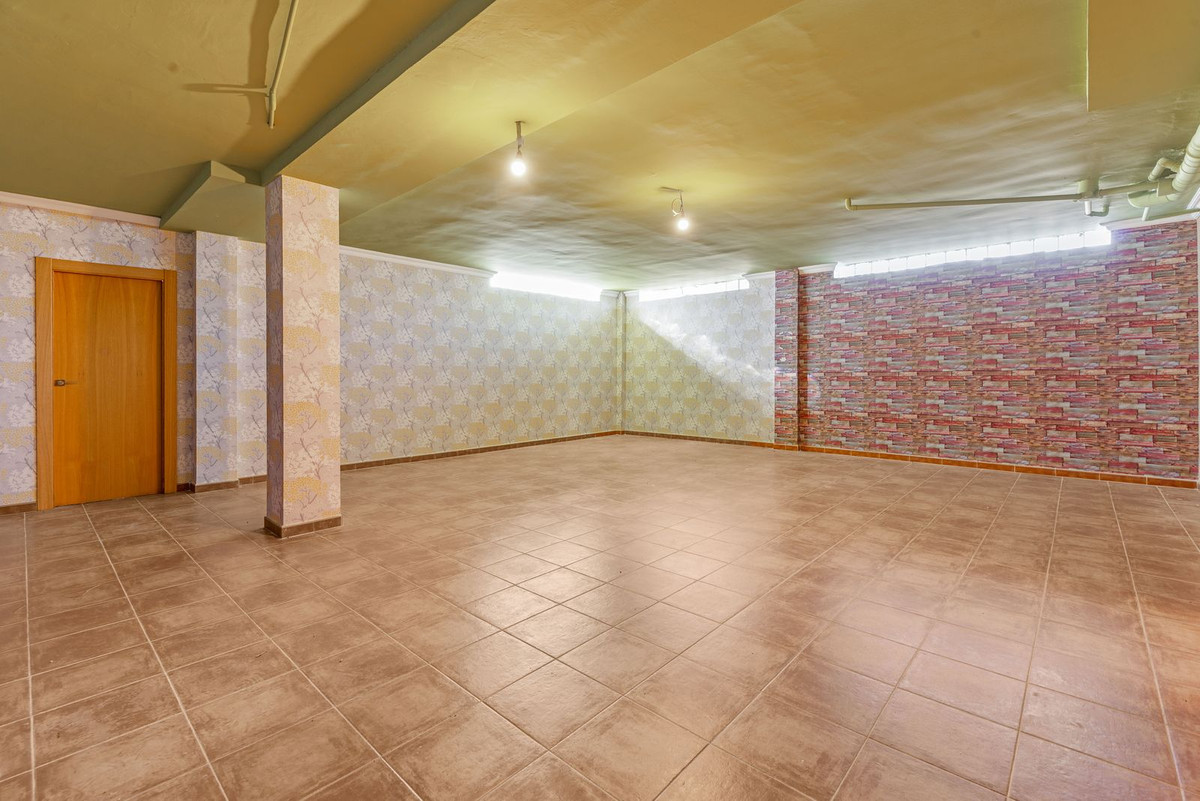 Vrijstaande Villa te koop in Busot | 5 slaapkamers H5296624