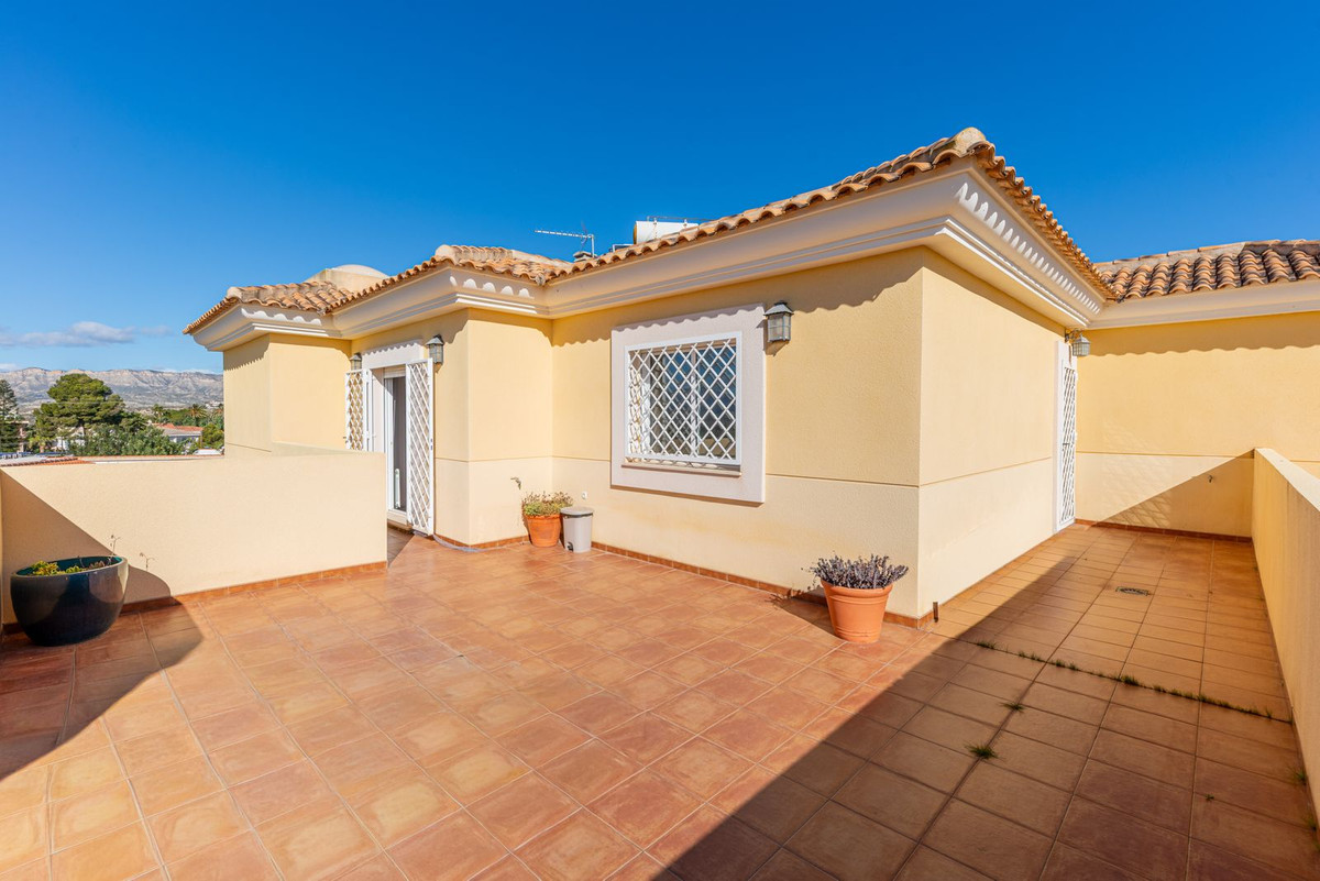 Vrijstaande Villa te koop in Busot | 5 slaapkamers H5296624