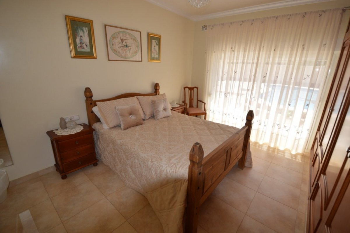 Bungalow te koop in Cabo Roig | 4 slaapkamers H4337407