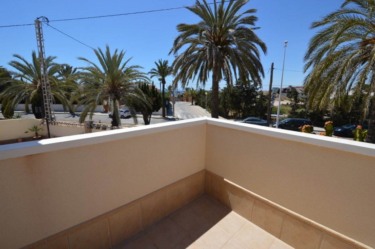 Bungalow te koop in Cabo Roig | 4 slaapkamers H4337407