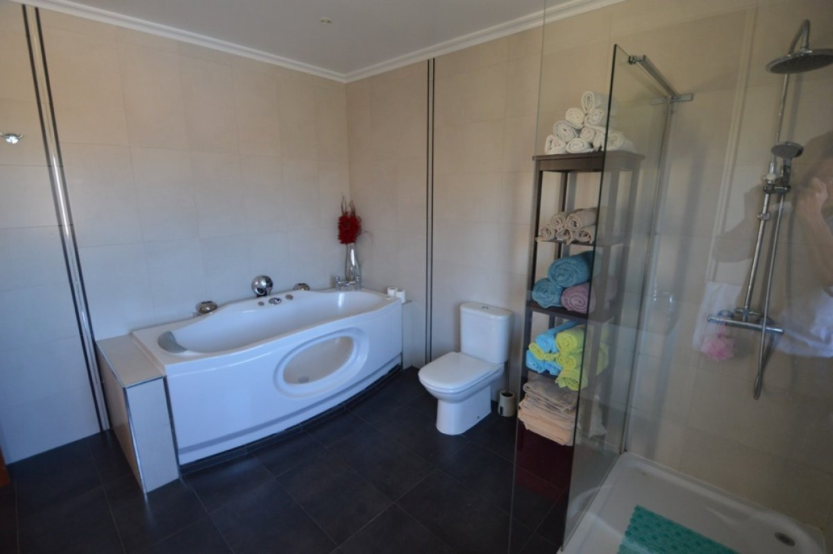 Bungalow te koop in Cabo Roig | 4 slaapkamers H4337407