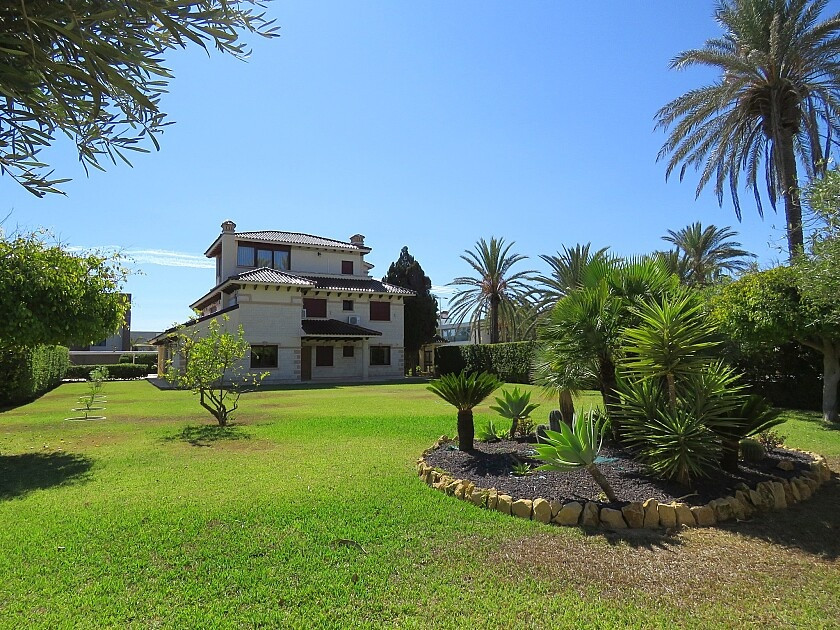 Huis te koop in Cabo Roig | 7 slaapkamers H5456269